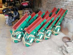 現(xiàn)貨供應(yīng)各種型號電磁振動給料機(jī)、GZ電磁給料機(jī)、礦用電磁振動給